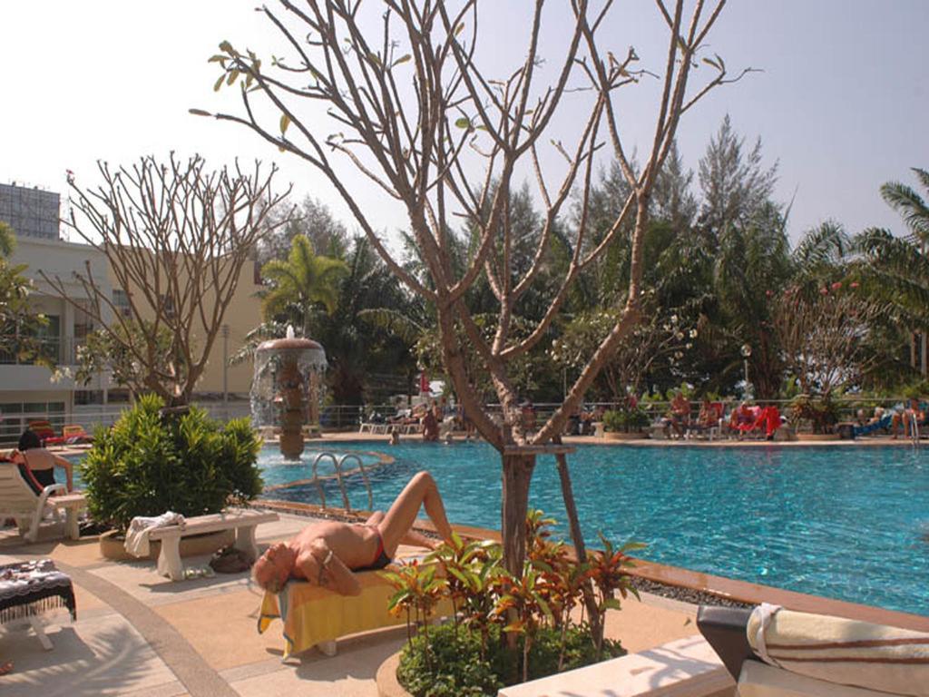 Apartments At View Talay Pattaya Bagian luar foto