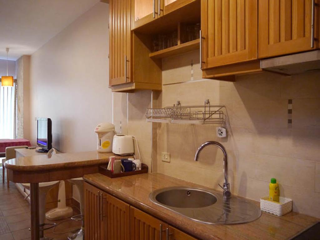 Apartments At View Talay Pattaya Bagian luar foto