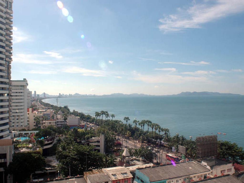 Apartments At View Talay Pattaya Bagian luar foto